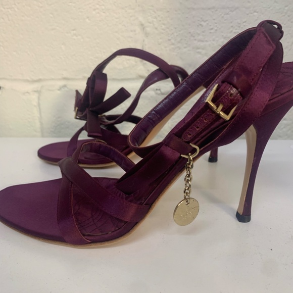 Shoe - Picture 3 of 3